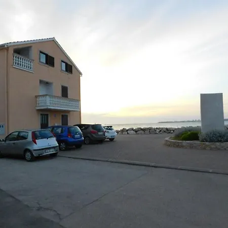 Apartment Ela