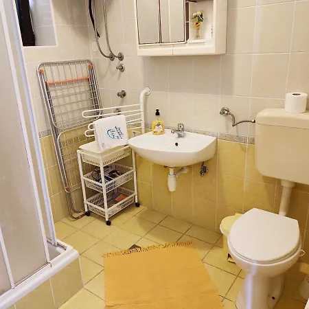 Ela Apartment *